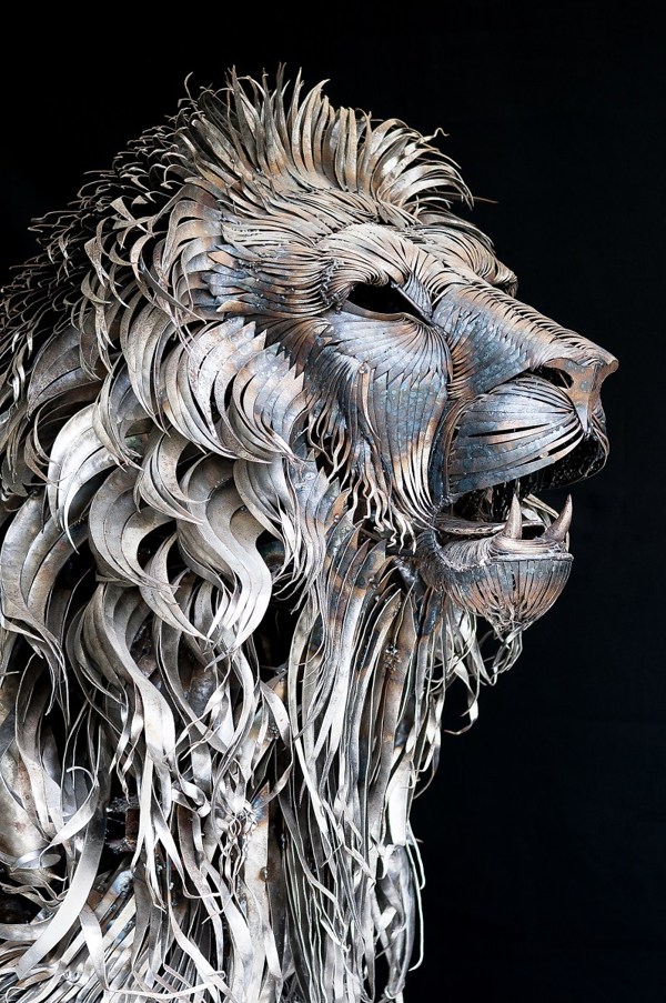 metal-lion-sculpture-oldskull-5