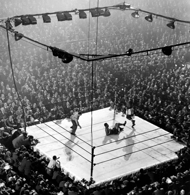 Muhammad Ali fotografiado en el ring