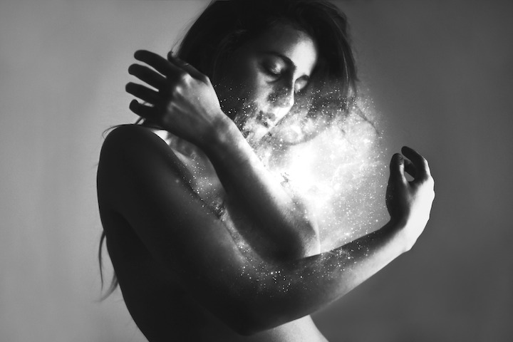 SilviaGrav, fotografía en blanco y negro de una mujer