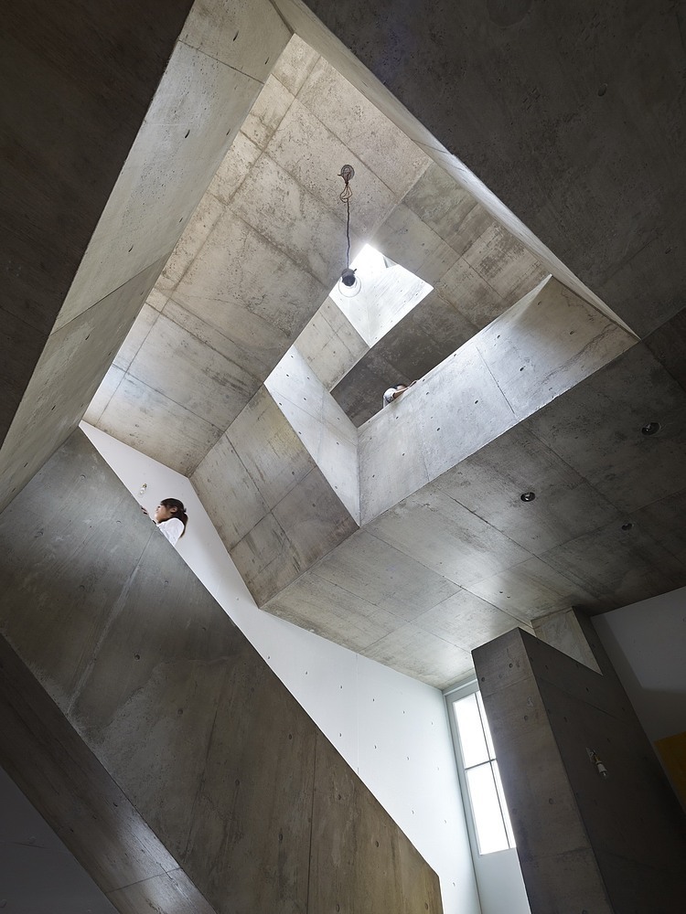 nishiochiai-arquitectura-escalera-3