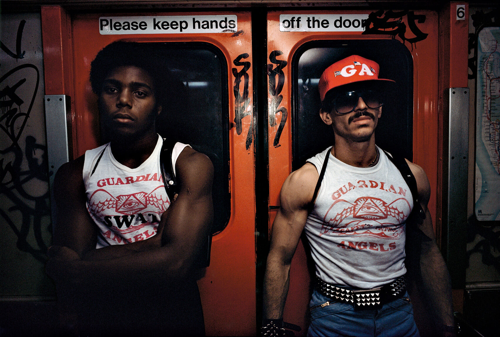chicos en el metro de new york fotografía de bruce davidson