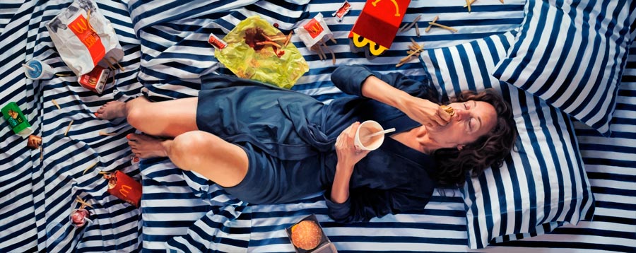 La pintura de Lee Price «Comida, mujer e hiperrealismo»