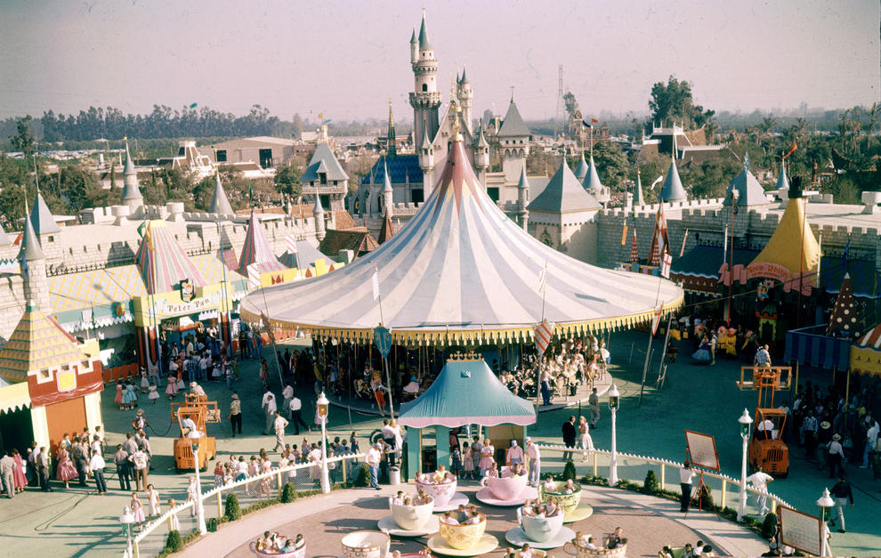 Disneyland photography in 1955 (8)