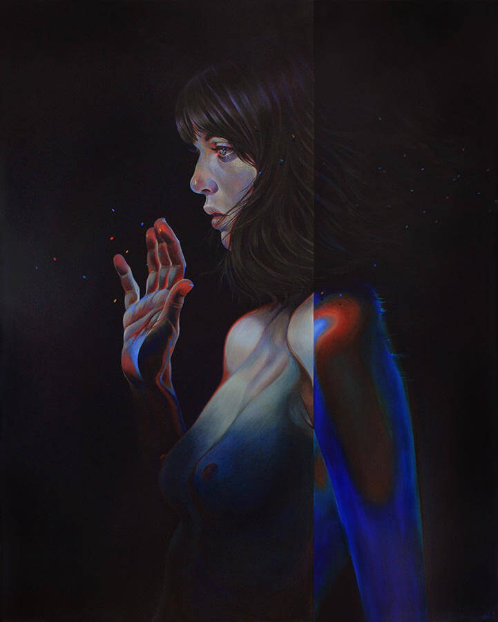 Pintura de chica desnuda saludando en la oscuridad