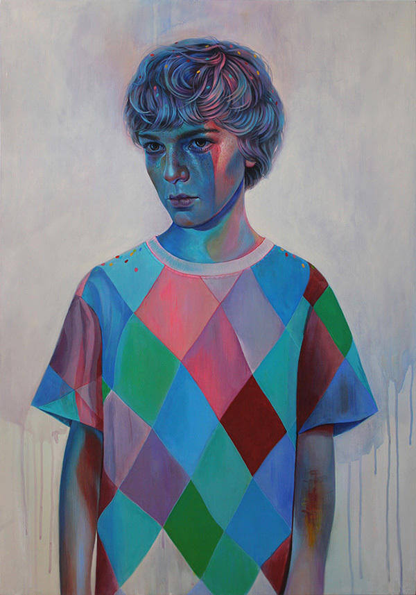Pintura de chica de pelo corto con camiseta de colores hecha por Martine Johanna 