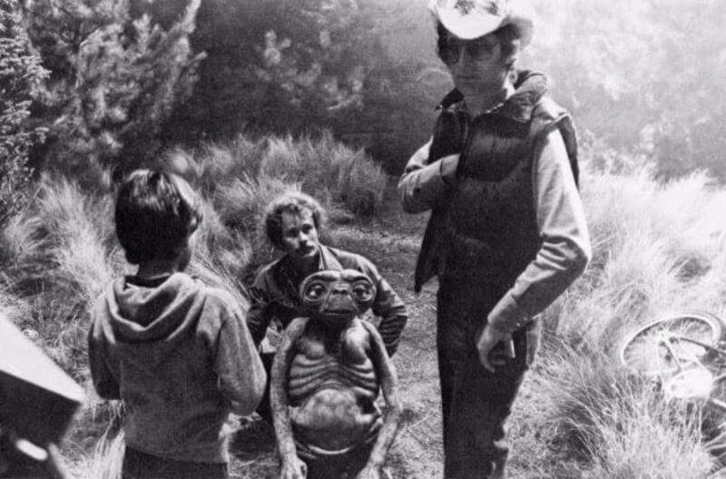 et-the-extra-terrestrial-behind-the-scenes-photo-OLDSKULL-7