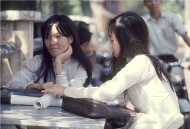 Mujeres vietnamitas en un bar de Saigon en 1970