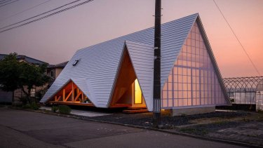 Casa Hara, arquitectura minimalista japonesa con estructura al aire libre