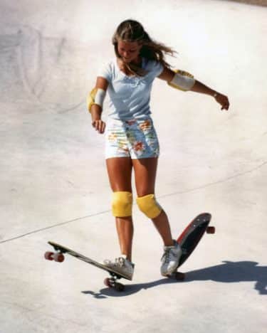 Fotografías de Ellen O´Neal, el icono del «freestyle skateboarding» de los 70