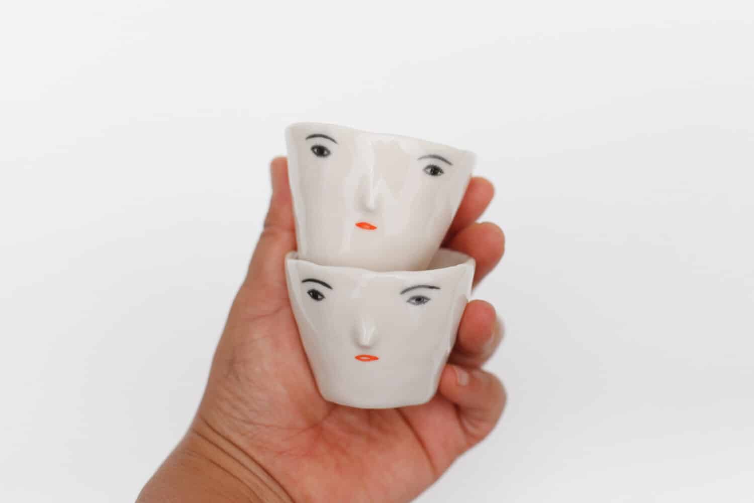 rami kim ceramista personajes en ceramica mini tazas