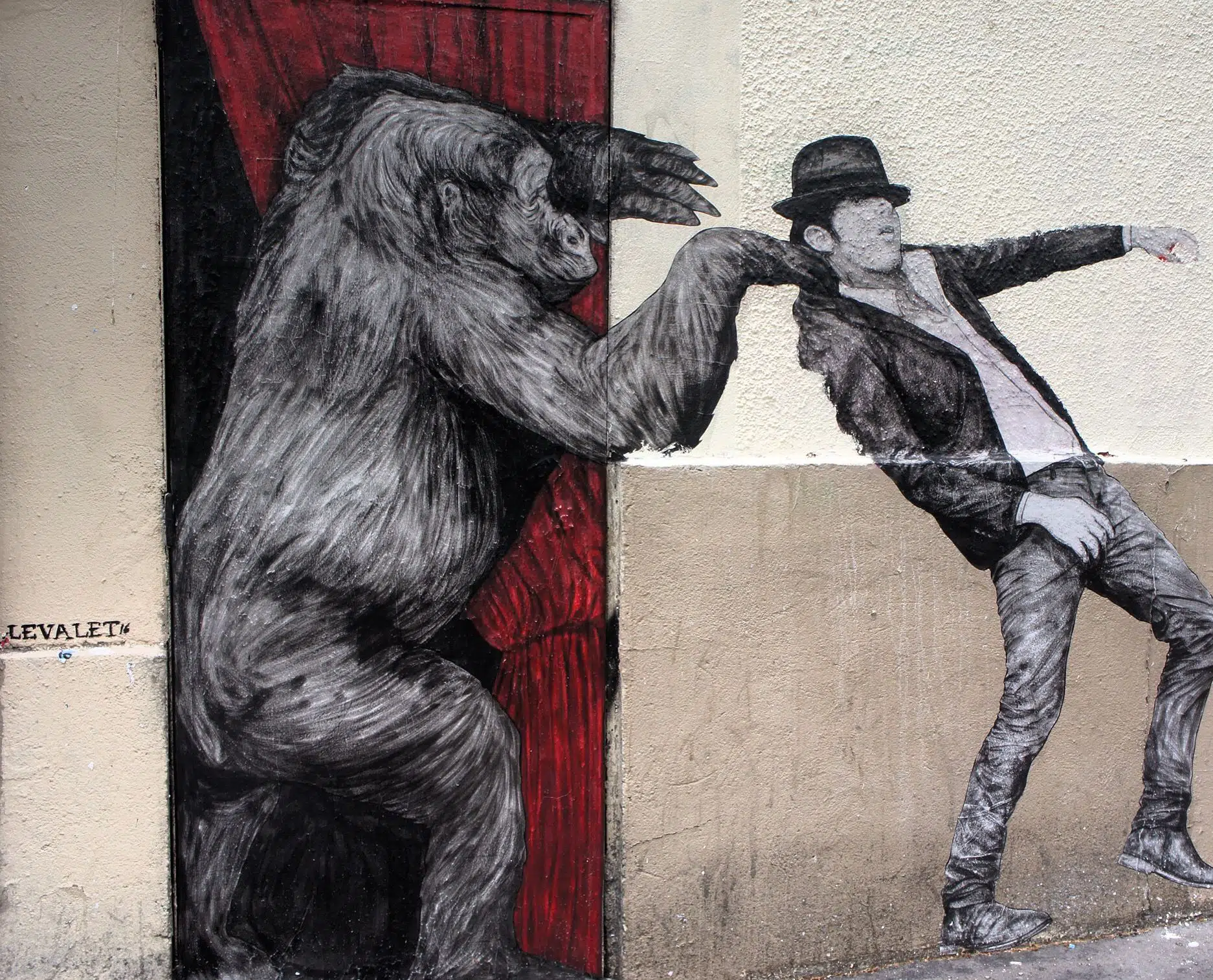 street art - levalet - gorila