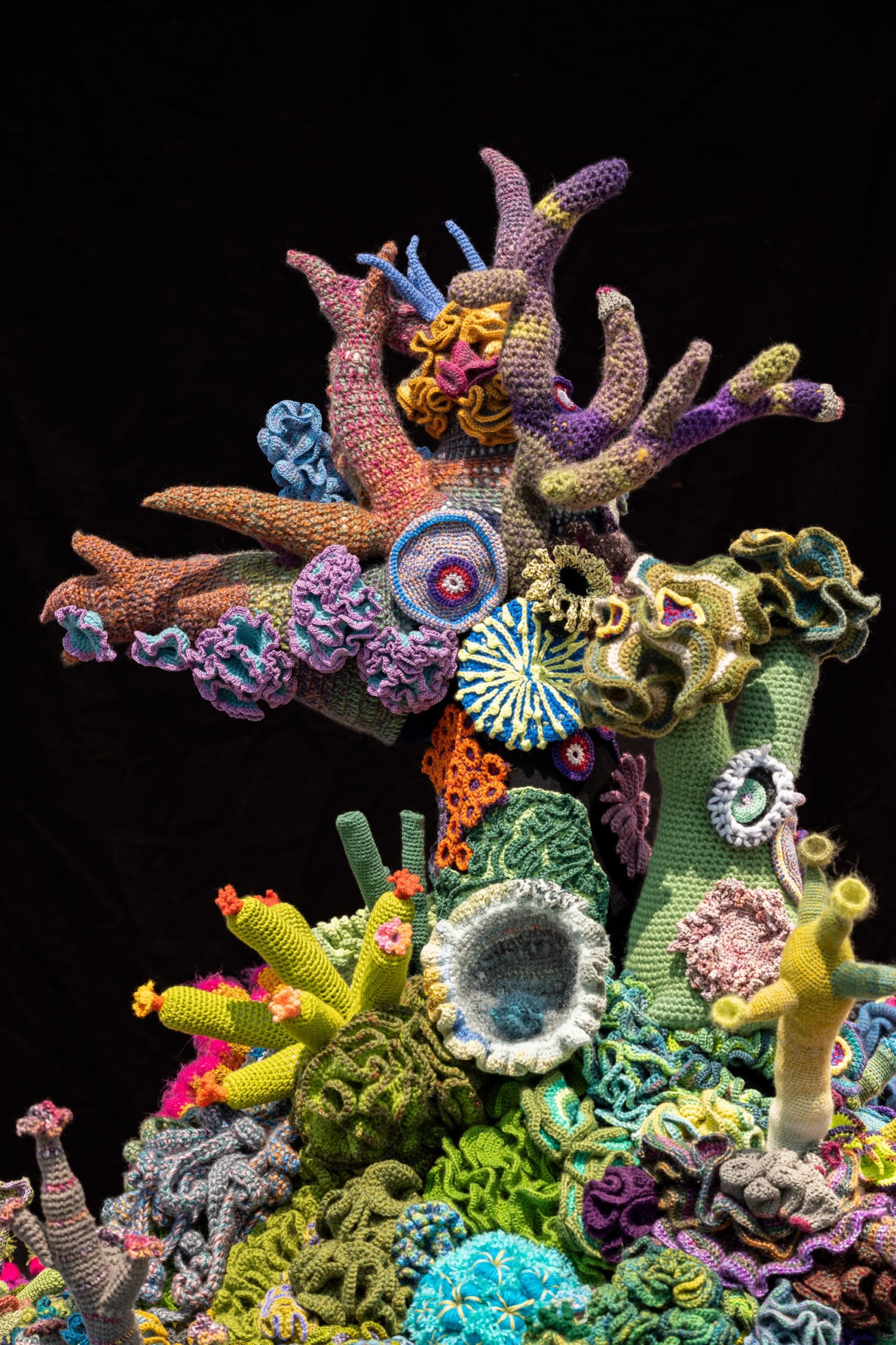 crochet coral reef escultura en ganchillo