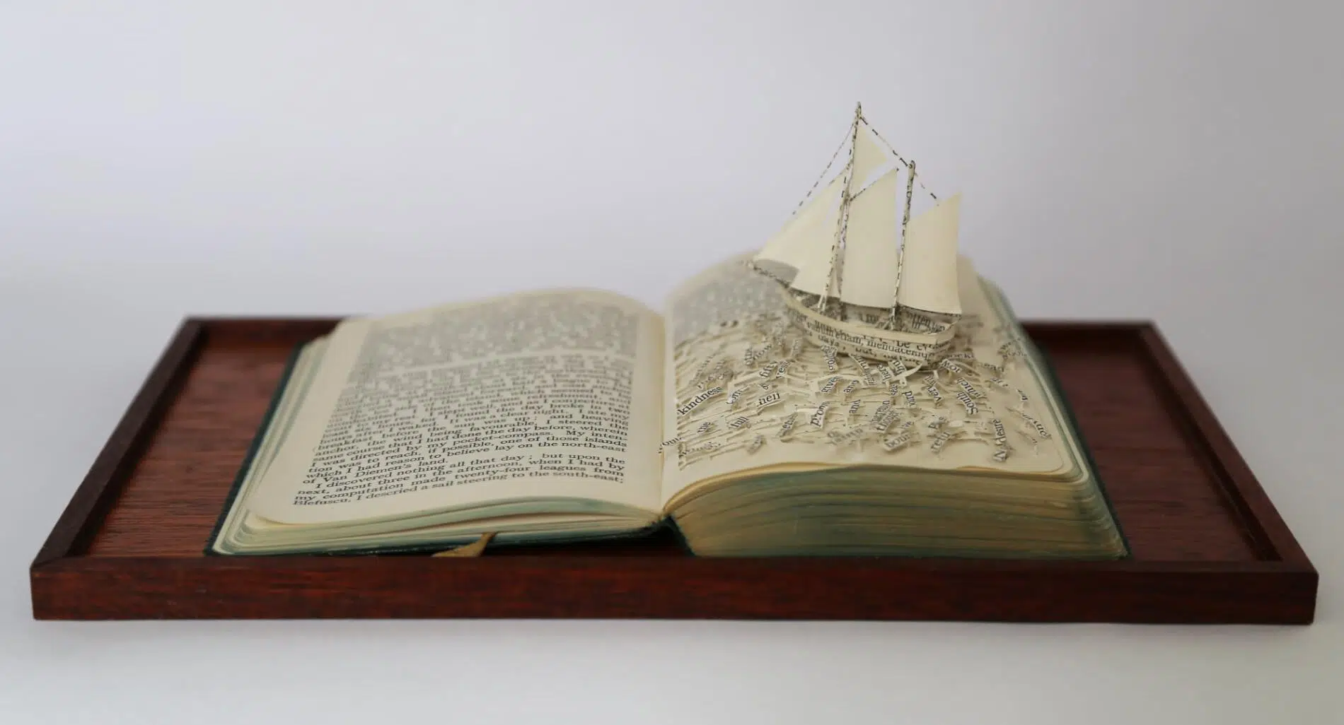Su Blackwell, escultura de libros The Ship