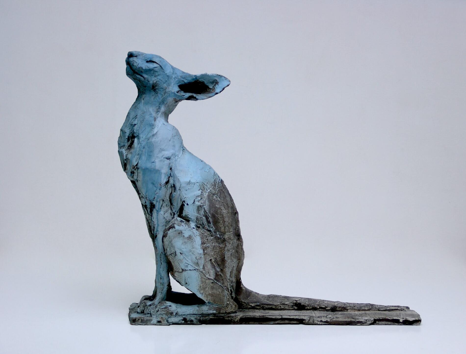 liebre azul escultura en bronce Nichola Theakston