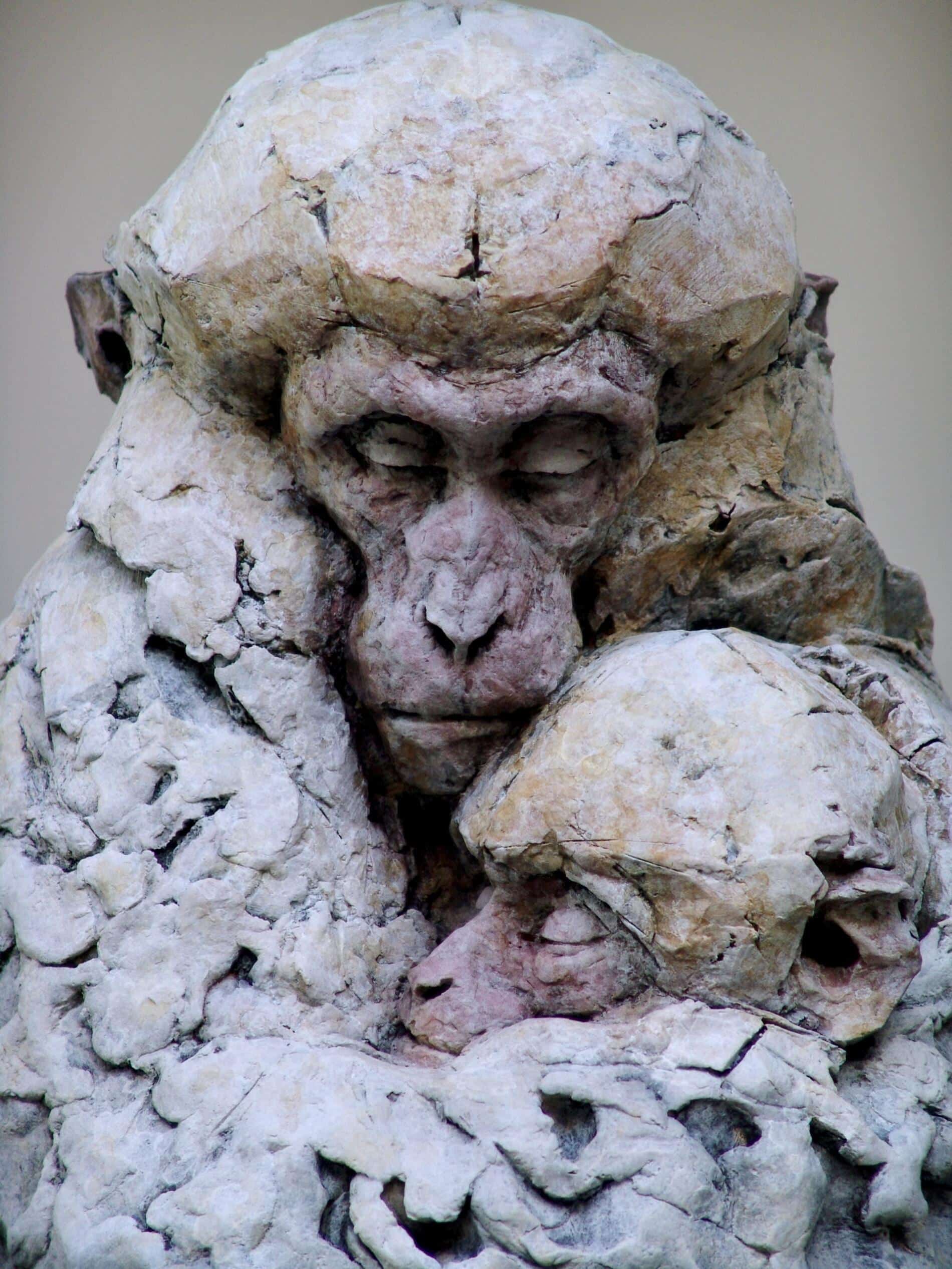 macaco y su hijo escultura en bronce Nichola Theakston