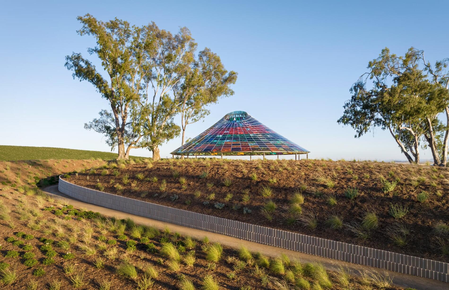 Vertical Panorama Pavilion escyltura de cristal naturaleza