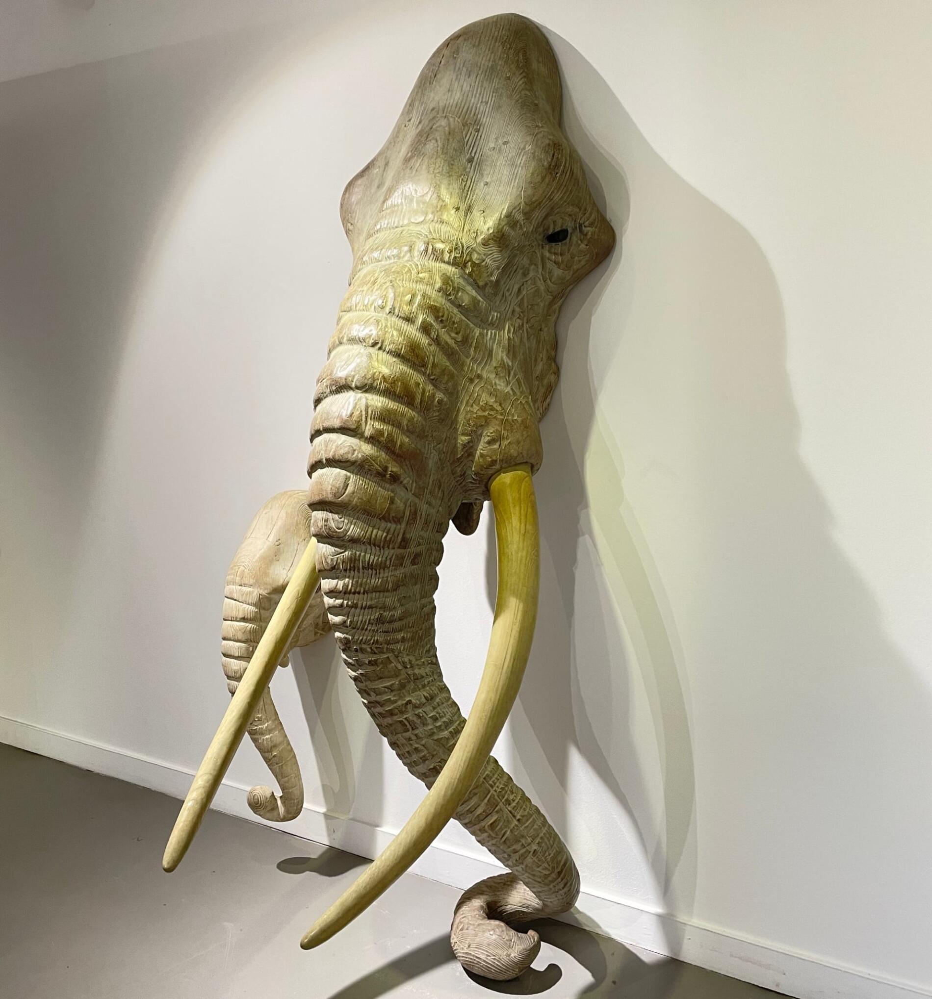 Quentin Garel escultura inmensa de animales elefantel