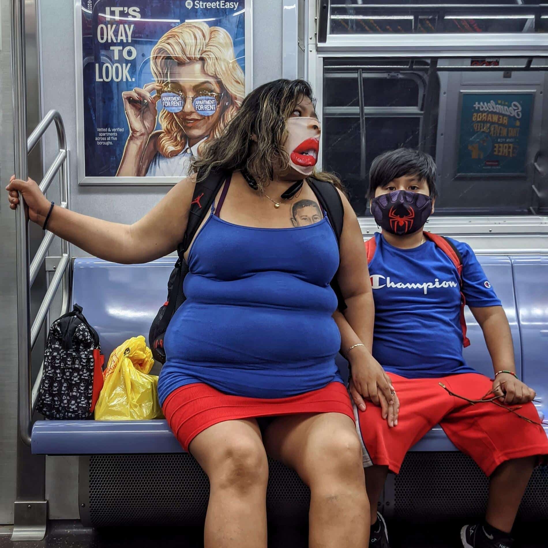 chris maliwat retrato de viajeros en nueva york mascarillas