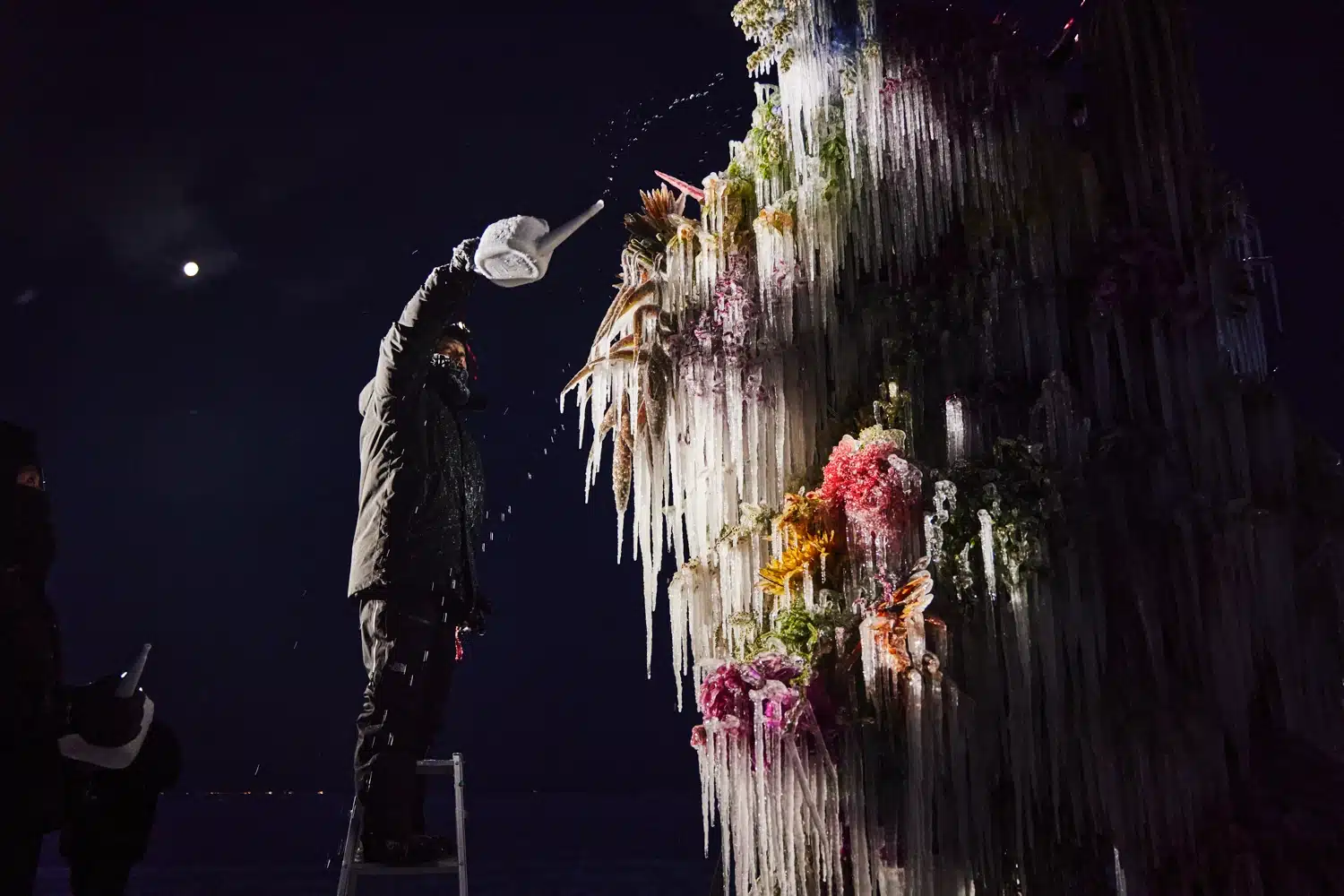 Azuma Makoto esculturas florales noches