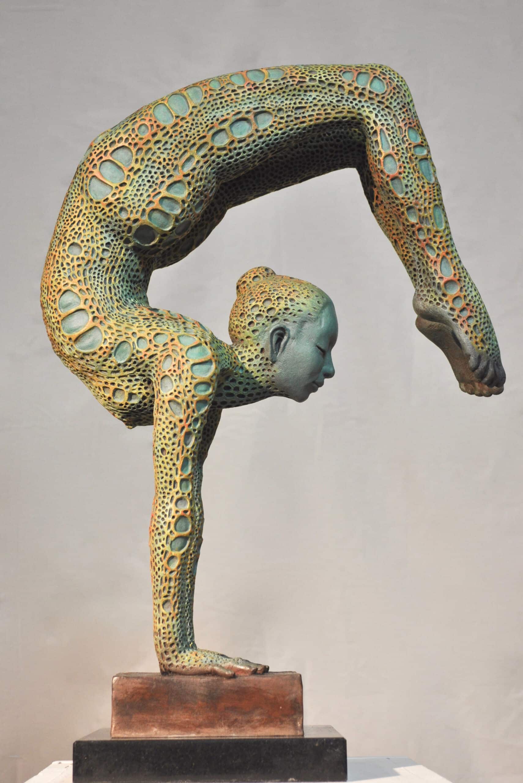Jonathan Hateley esculturas de bronce yoga