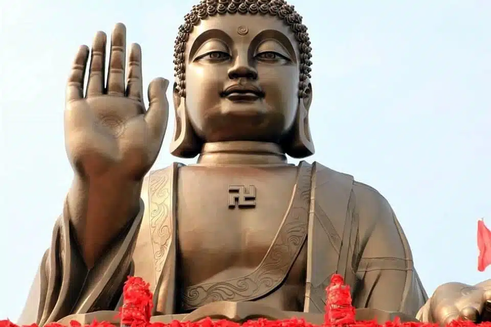 Buda con esvastica