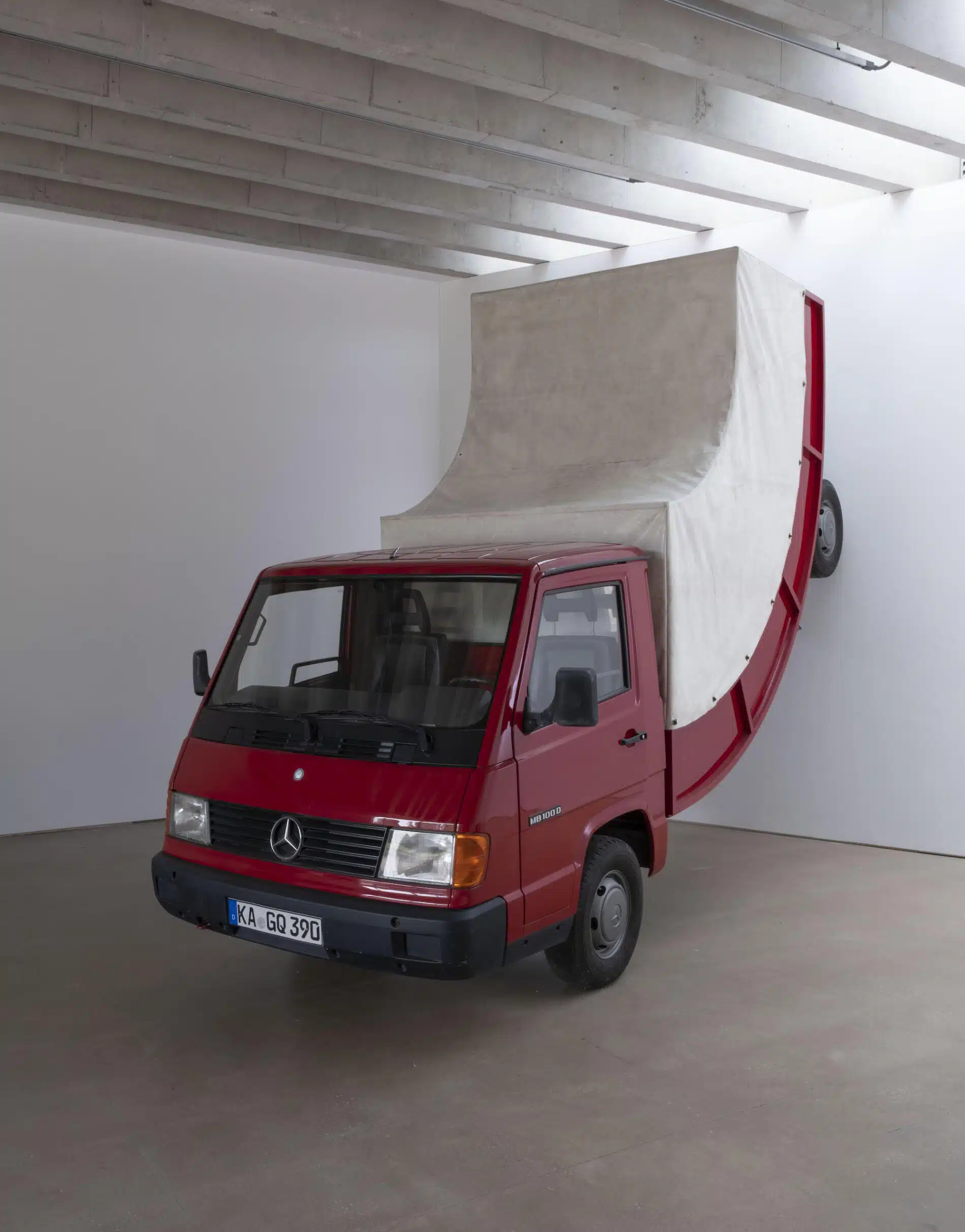 Erwin Wurm esculturas truck