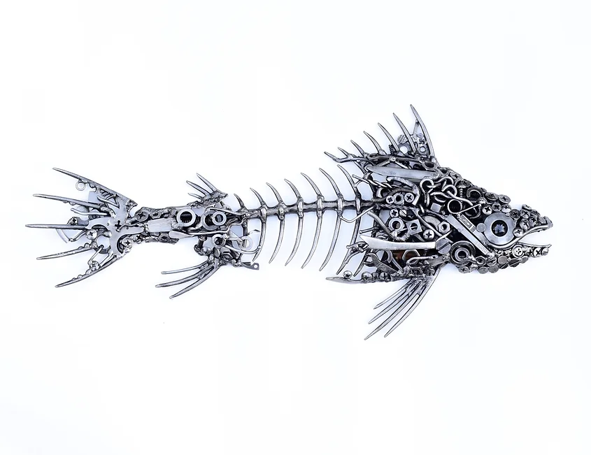 Brian Mock escultura metal fish bone