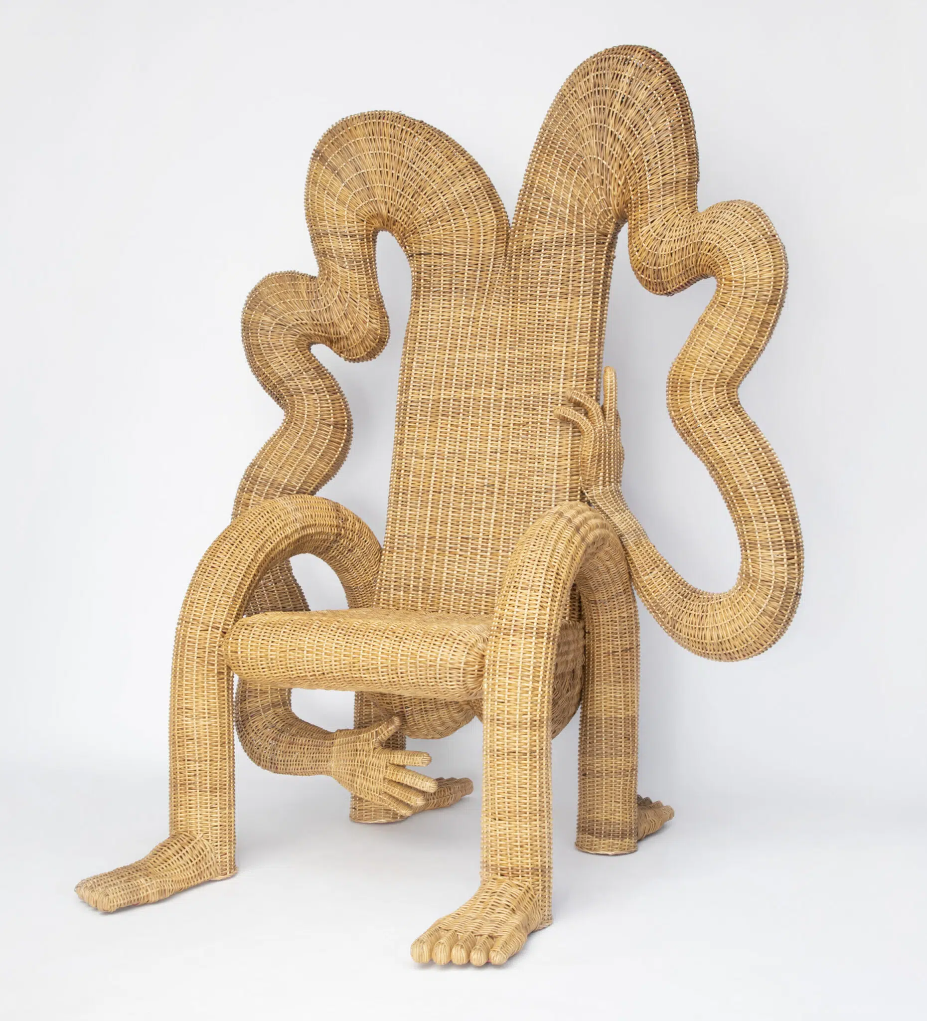 Chris Wolston sillas de mimbre forma humana